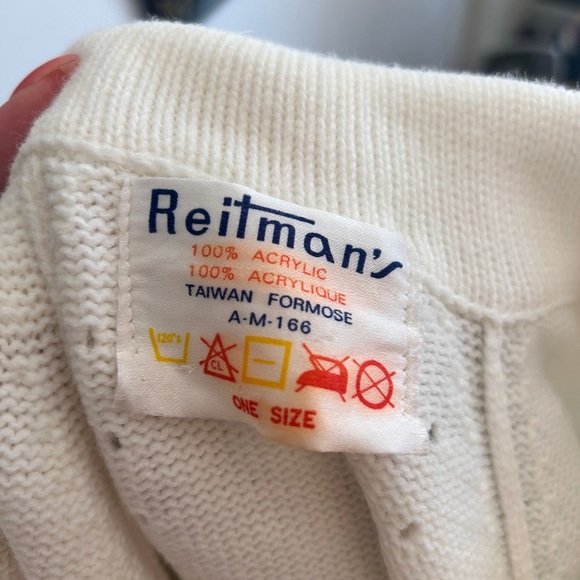 Vintage 70s Reitman’s Knit Cape – White with Floral Embroidery Plus Size XL/2X - Picture 6 of 11